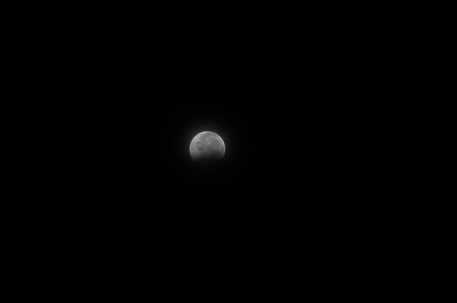 [12-21-10 Lunar Eclipse 03[2].jpg]