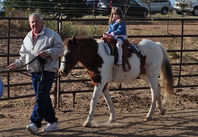 [03-31-11 farm visit 53[3].jpg]