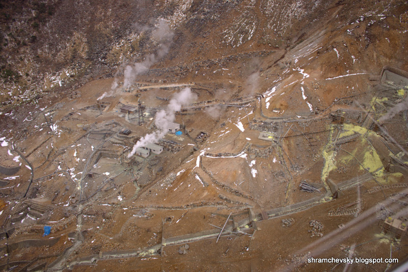 Japan Mount Fuji Hakone Ropeway Owakudani Sulfur mine Япония Фудзияма Фуджи Фудзи Хаконе Овакудани Серодобыча Сера Серные Шахты