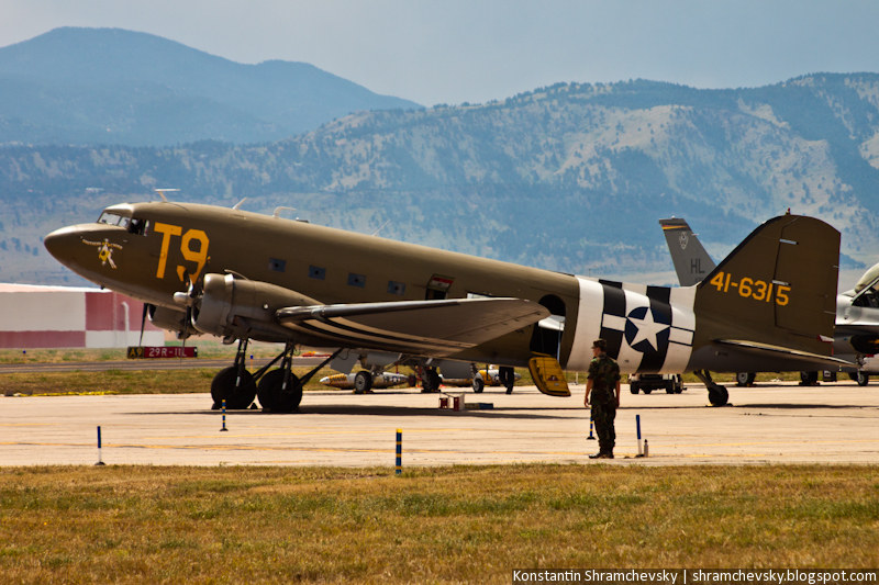 Douglas DC-3 American fixed-wing, propeller-driven aircraft Дуглас ДС-3 Ди Си Три Американский Пассажирский самолет 1930 1940