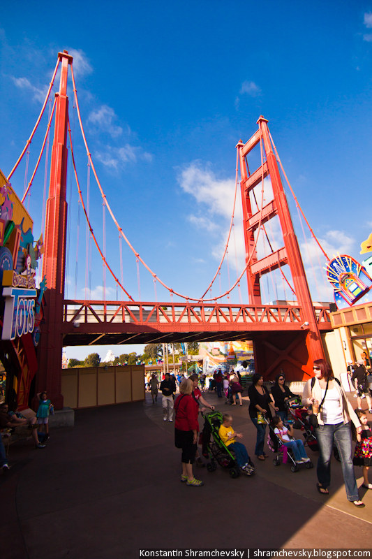 USA California Disneyland Anaheim Adventure Park California Adventure Golden Gate Bridge США Калифорния Диснейленд Анахайм Парк Калифорния Адвенча Голден Гейт Бридж Мост Золотые Ворота