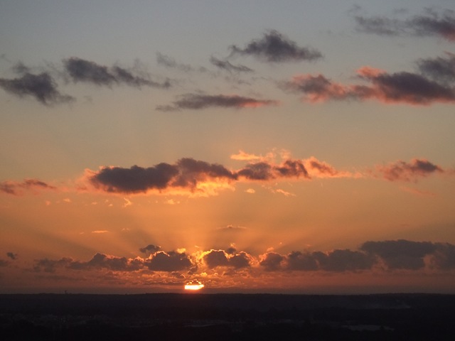 [2011_0222_por-de-sol_0018[3].jpg]