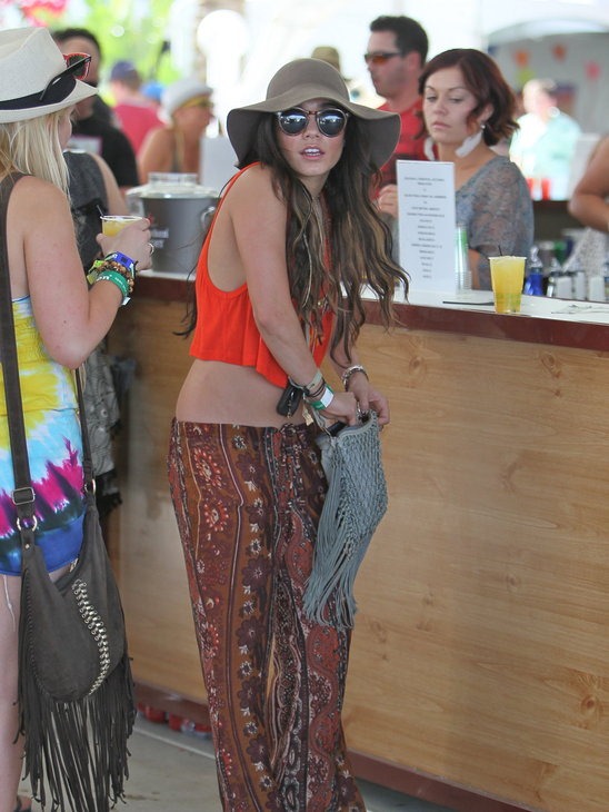 [guess_how_many_stars_we_spotted_at_the_coachella (4)[2].jpg]