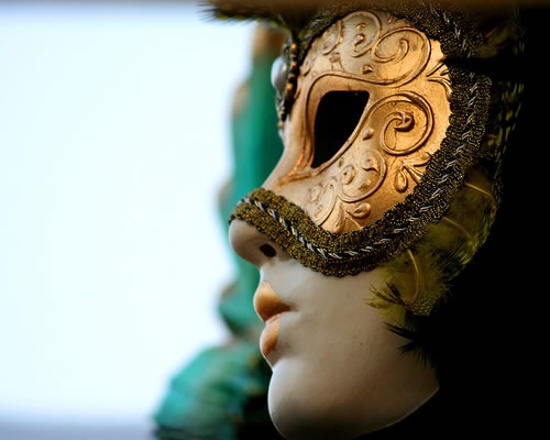 [venetian-mask[3].jpg]