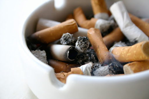 smoking-791414.jpg