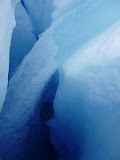 Cascade à l'intérieur du glacier