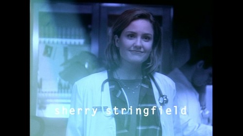 影集片頭裡的 Sherry Stringfield 。
