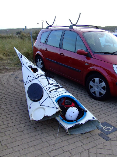 Comment monter ( ou descendre ) son kayak du toit de sa voiture quand on  est seul ? - Kayakistes de mer .org