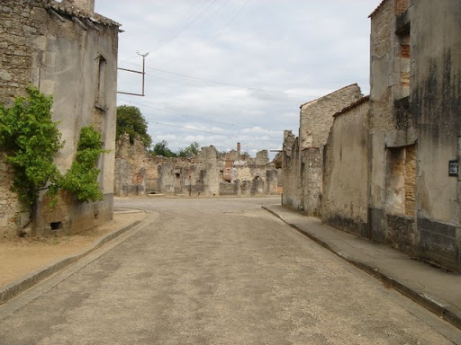 17%2C04%20Village%20martyr%20-%20Carretera%20hacia%20St.%20Junien.JPG