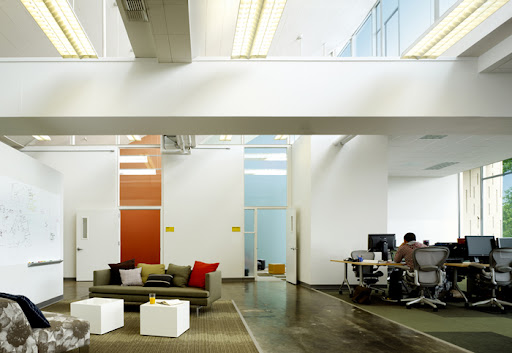 facebook11 Oficinas de Facebook vs Oficinas de Twitter, ¿con cual te quedas?