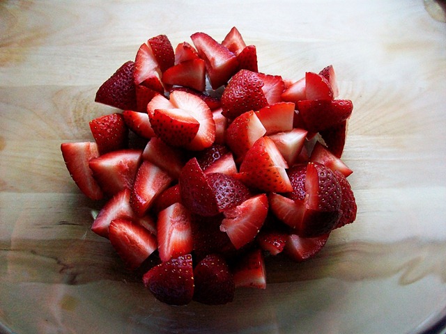 [fresh strawberries[5].jpg]