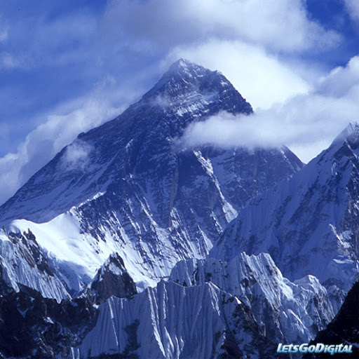 5.%20Mount%20Everest%20on%20the%20border%20of%20Tibet%20and%20Nepal.jpg