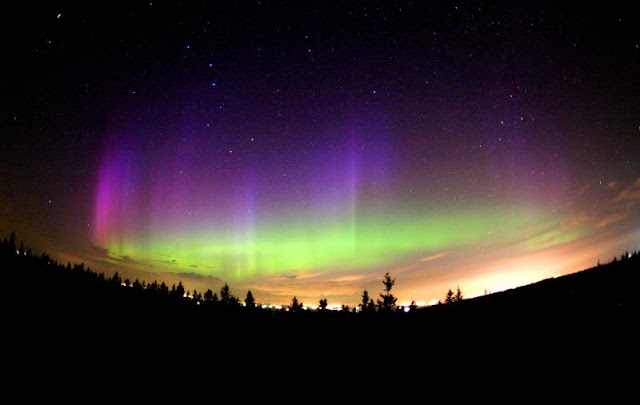 7.%20The%20northern%20lights%20of%20alaska.jpg