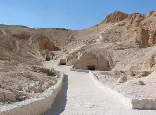 [01_Egypt_Luxor_Valley_Of_Queens[2].jpg]