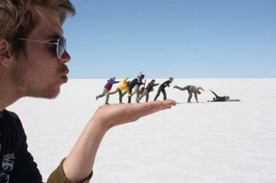 [forced perspective pictures 13[2].jpg]