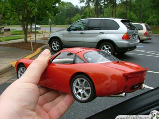[forced perspective pictures 14[2].jpg]