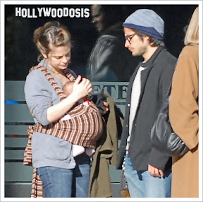 Gael Garcia Bernal fue papa de un niño Gael Garcia Bernal fue papa de un niño