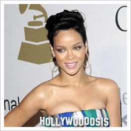 Rihanna solicita a la policia que le devuelvan 1 millón de dólares en joyas Rihanna solicita a la policia que le devuelvan 1 millón de dólares en joyas