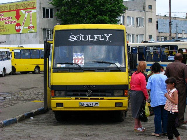 Soulfly bus