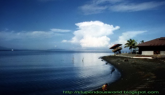 [Indonesiabeach3.jpg]