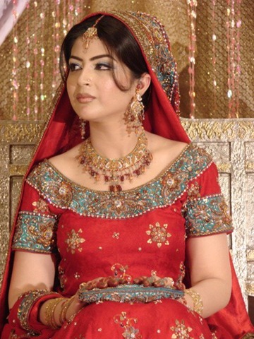 [pakstani briade . latest fashion of pakistan . indian bride . desi girls. mehendi desinge . dulhan dreess for 2011. pk models. paki girls. indian girls (13)[2].jpg]