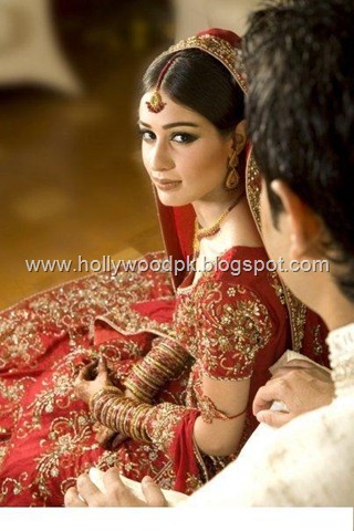 [pakistani bridial dresses lehnga choli poshak. mehendi design . pakistani gewellery. indian bride (15)[2].jpg]