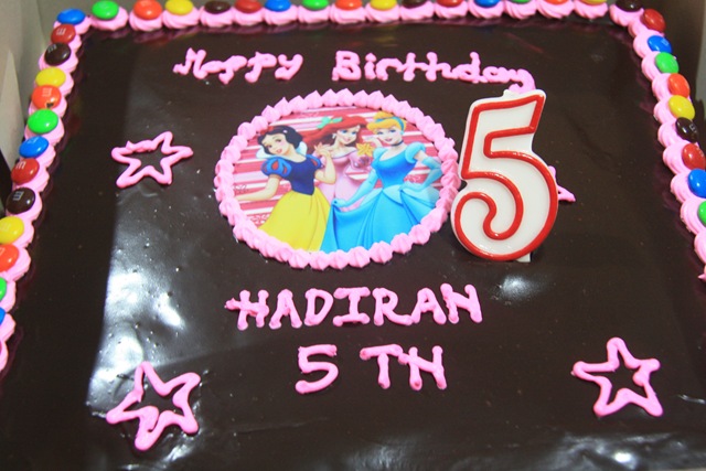 [Happy Birthday Hadirah 29.10.2010 011[2].jpg]