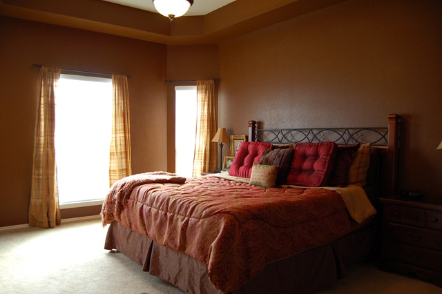 [masterbedroom[3].jpg]