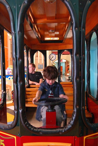 [trolley[3].jpg]