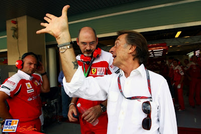 Лука ди Монтедземоло и механики Ferrari на Гран-при Абу-Даби 2010