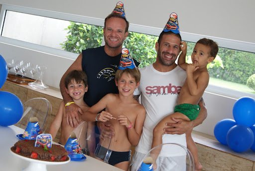 barrichello_kanaan_with_kids.jpg