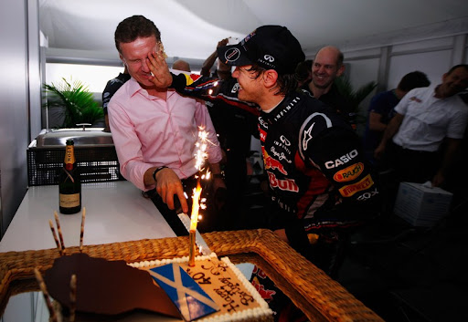 coulthard_vettel_cake_smash_40th_aus11.jpg