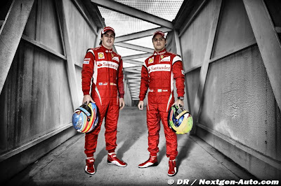 стена в гараже Ferrari с Фернандо Алонсо и Фелипе Массой