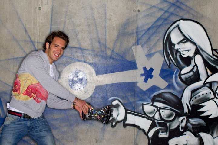 Жан-Эрик Вернь дает порулить граффити в Зальцбурге 21 апреля 2011