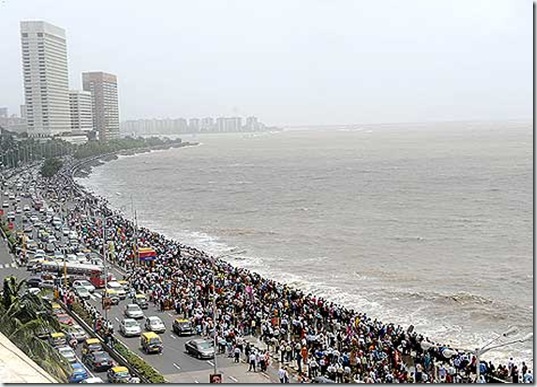 Mumbai Marine Drive crowded Mumbai Marine Drive crowded
