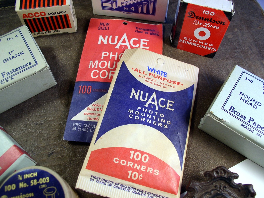[NuAce photo mounting corners[2].jpg]