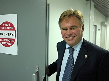 [kasper18d4dc6ea0f1[2].jpg]