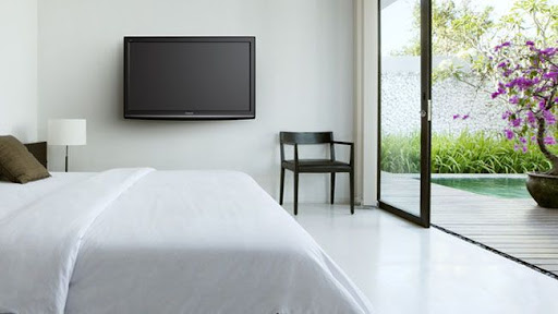 Click This Image For More Info And Low Prices On The Panasonic Viera TX-P42V20B (TXP42V20) 42inch Plasma Television with Freeview-HD and freesat-HD