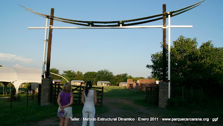 Portal de acceso al Parque Carcarana, cerca de Rosario, Argentina