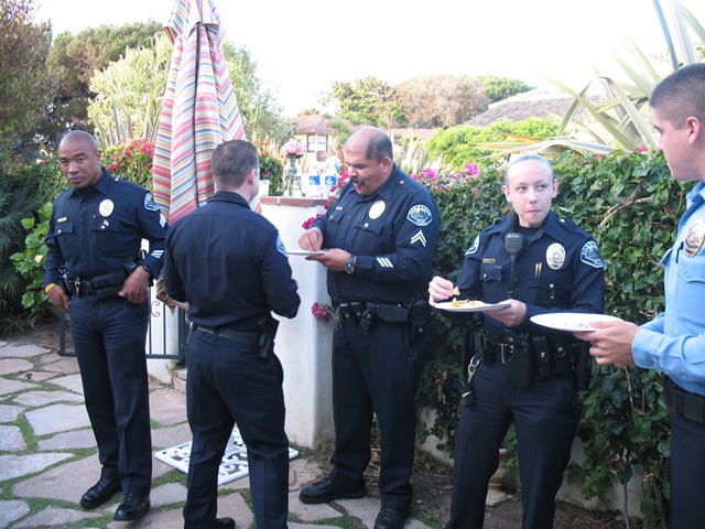 [Cops[10].jpg]