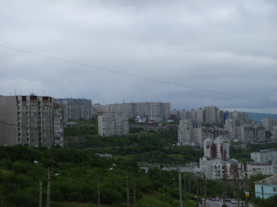 街を見下ろす団地群