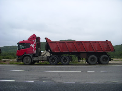 ダンプカー