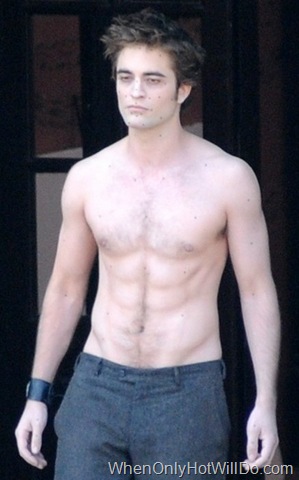 [robert-pattinson-shirtless-on-set-of-twilight-new-moon-1[3].jpg]