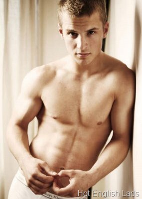 [Freddie Stroma2[3].jpg]