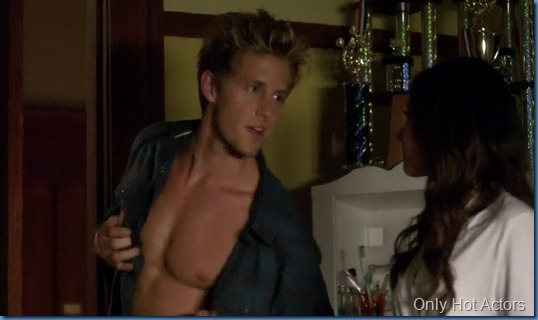 MattBarr_Hellcats_s1e05