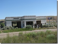 1548 Old Abandoned Garage on 1940's Lincoln Highway west of Green River WY