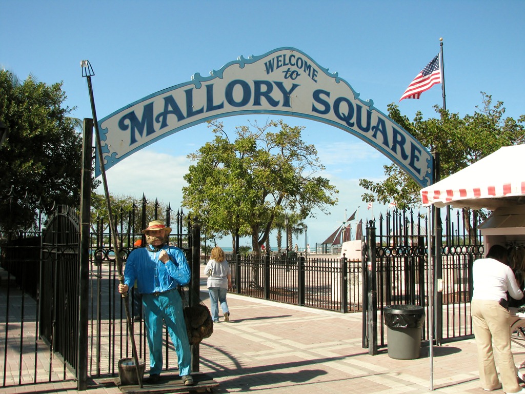 [7292 Key West FL - Conch Tour Train 1st stop Mallory Square[3].jpg]
