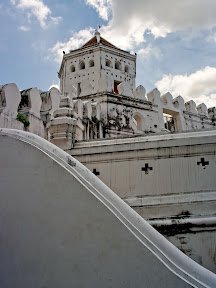 North to Khoa San Rd (Thailand, 2011)