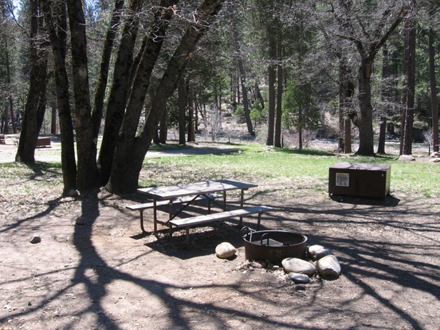 [Wawona campground Yosemite[4].jpg]