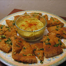 Cilantro Hummus With Crispy Garlic Pita